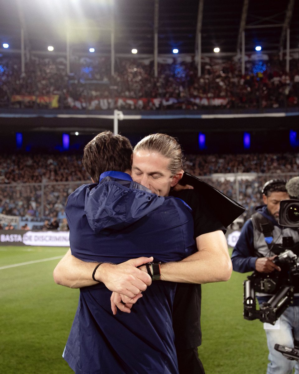 martinFLA81's tweet image. Se despediram juntos do Flamengo, voltaram, e agora juntos colocam o Flamengo em Lima, de novo, onde eles conhecem tão bem.

Rodrigo Caio e Filipe Luís.

Vamos buscar o TETRA.