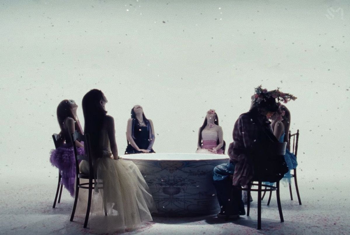 anywhere210but's tweet image. Happy Halloween with RedVelvet 🎃