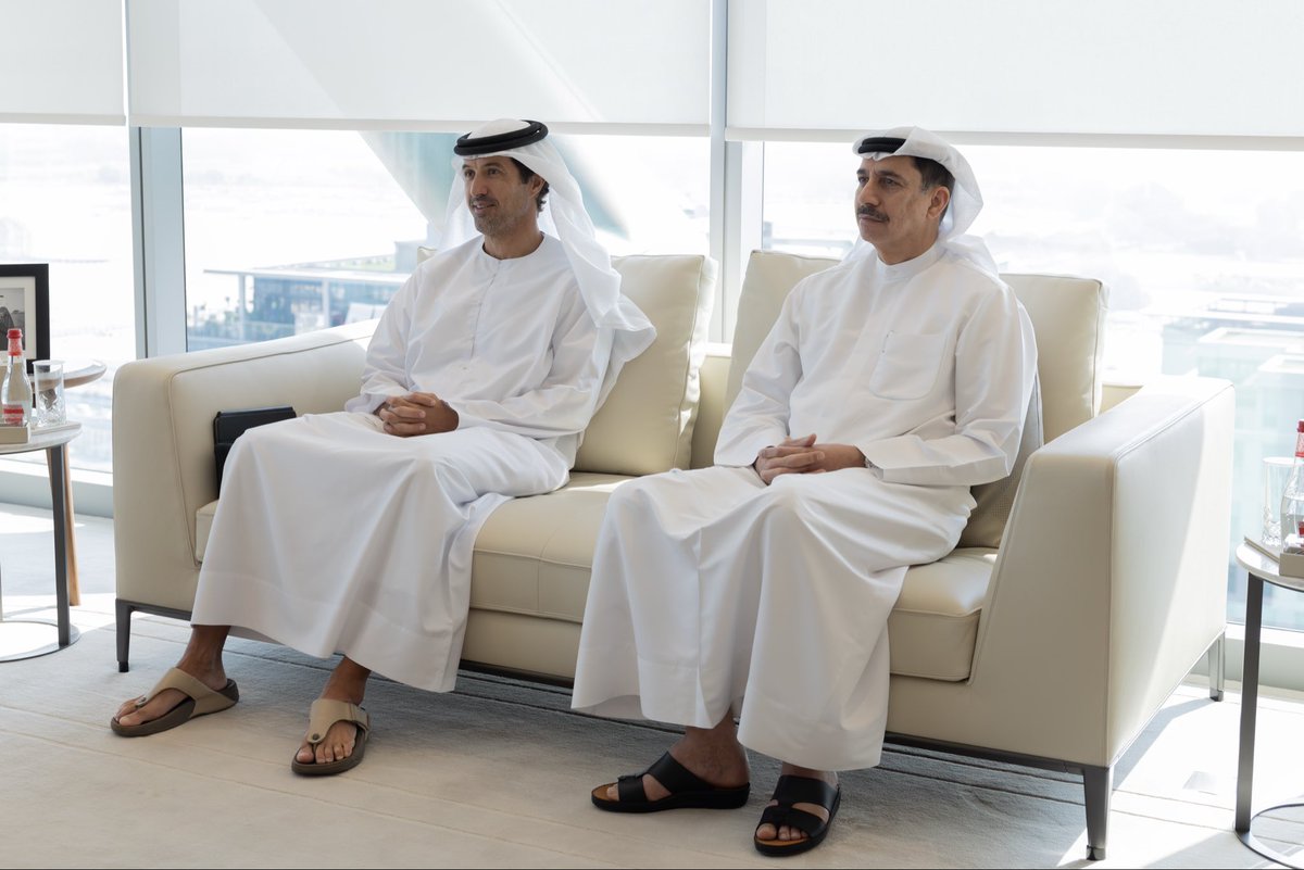 MaktoumMohammed's tweet image. Today, I met with Georges Elhedery, Group CEO of HSBC Holdings, one of the world&apos;s largest banking and financial services organisations. 
We discussed the future of the financial sector and Dubai’s role in leading this new phase of growth by fostering partnerships with leading…
