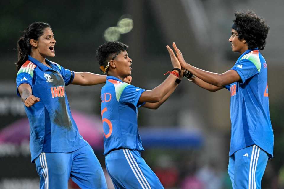 wwasay's tweet image. Kya 339 chase hoga? #IndvsAusfinal #INDWvsAUSW