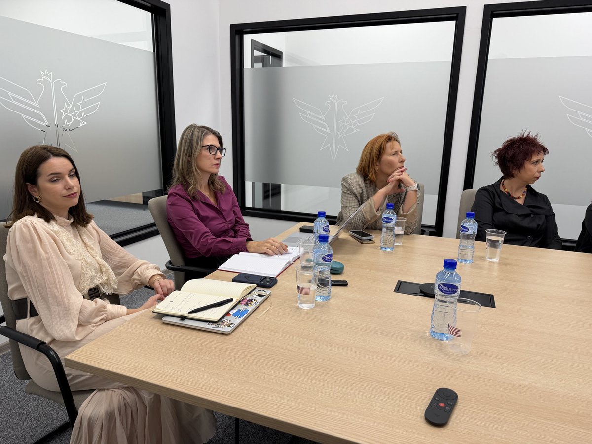 📊 Danas smo razgovarali o zaključcima IQVIA studije sa predstavnicima Ministarstva zdravlja i Fonda za zdravstveno osiguranje, i detaljnije razmotrili ključne nalaze.

Studija, koju je sprovela kompanija IQVIA, globalni lider u oblasti zdravstvenih podataka i istraživanja.