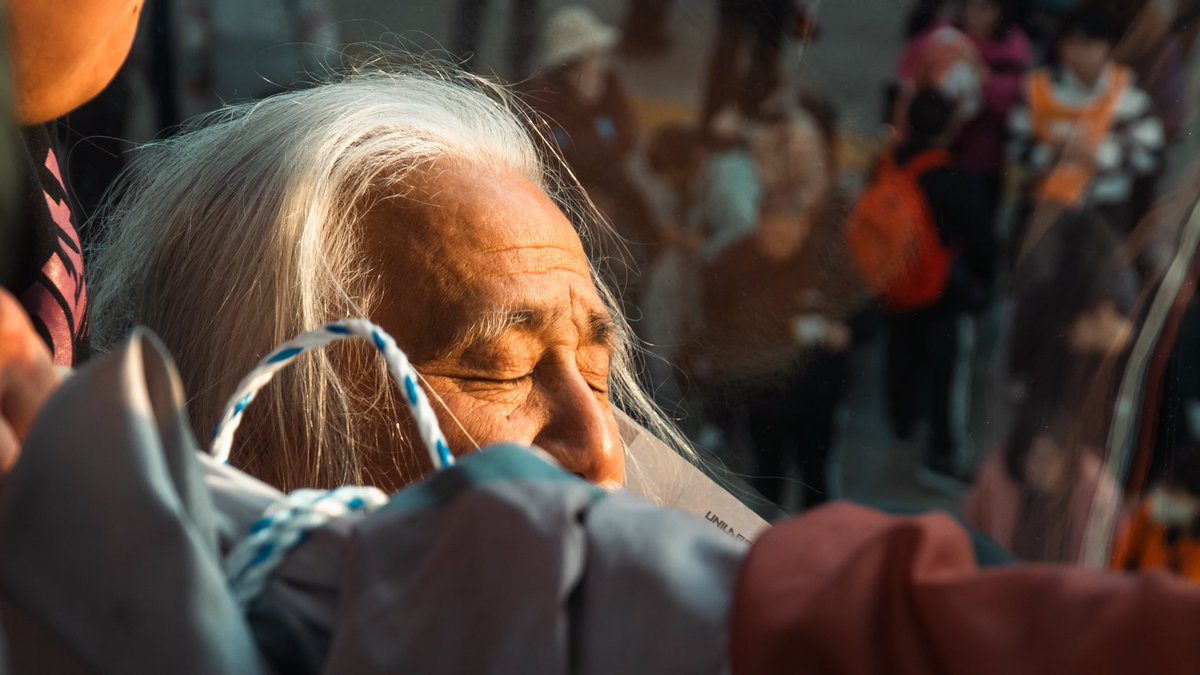 pks9101's tweet image. 서울역에서 목에 걸고 지켜낸 현수막.
장애인권리예산 보장