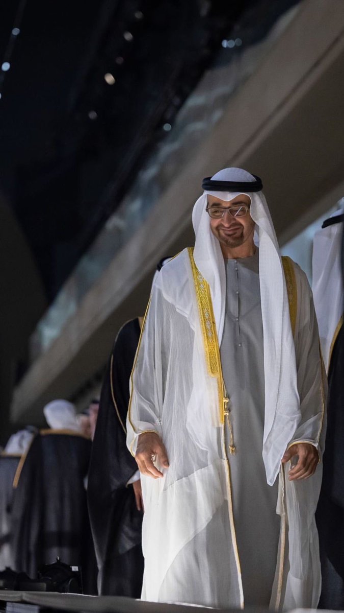 #الإمارات بوخالد زعيم العرب يمشى ويدعس على ( المُرتزقة ) ولا يهمه شوية ( مُشردين ) من بلدانهم .. فضل بوخالد عليهم وايد يتكلمون عن الامارات وعن بوخاالد تصرف لهم رواتب المفروض يحمدون ربهم على وجود بوخالد اسد العرب