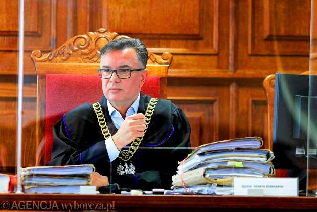 To, co ujawnił mecenas <a href="/BartoszLewand20/">Bartosz Lewandowski</a>, to najlepsze podsumowanie patologii wymiaru sprawiedliwości wiernego partii Tuska i Żurka. Ile zarobił sędzia Komisarski za bycie wizytatorem KRS oceniającym POZYTYWNIE awans sędziego, którego wyrok dziś obalił z przyczyn politycznych?