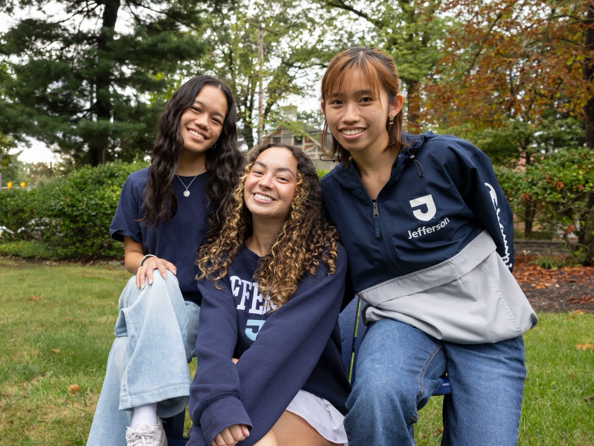 JeffAdmissions's tweet photo. Reminder: Our Fall Open House &amp; Scholarship Day is this Sun, 11/2 in East Falls 🍁 Students applying for Fall 2026 can take part in an interactive workshop where they'll receive a prompt to apply for our Bicentennial Scholarship program!

Don't miss it ➡️ https://t.co/ObhbAiO4y4 https://t.co/PcfBFc3Om2
