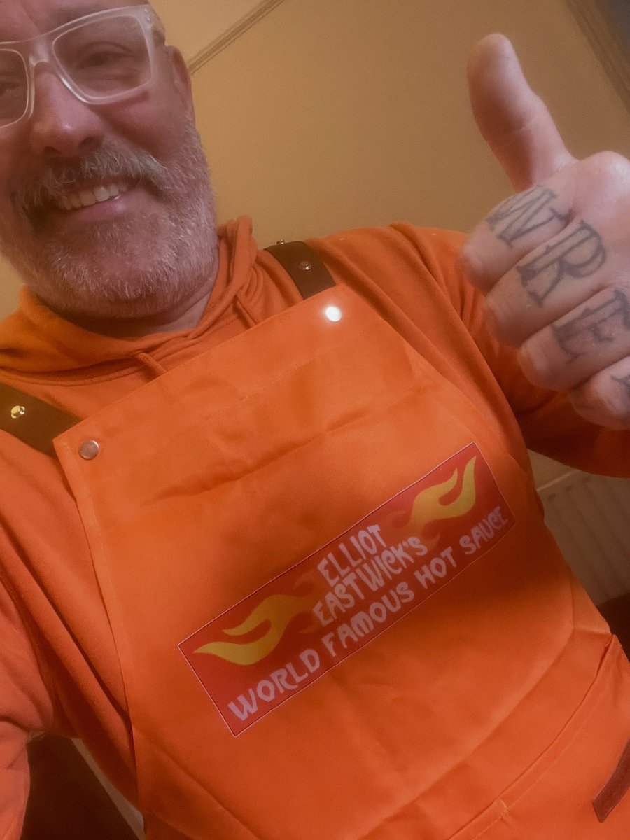 WorldFamousHot1's tweet photo. Markets!
This weekend. 

Saturday: Nish
Sunday: Heaton Moor 9:30-14:30
Bolton 11-16:00

Come and say hello. I’ll be at Heaton and yer man @bryanjaywalsh in Bolton. https://t.co/axsx7dPZUr