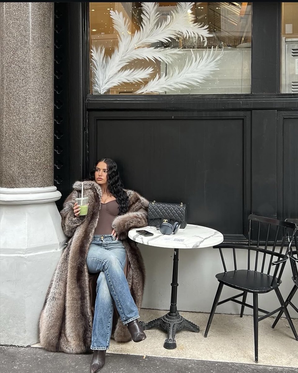 sarahjayden690's tweet image. Fur and heels ❤️❤️ #beauty #positivityalways