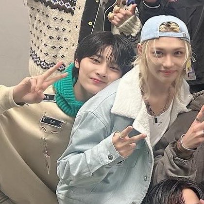 jeonglixluvclub's tweet image. Clingy little baby bread 🙂‍↕️🎀