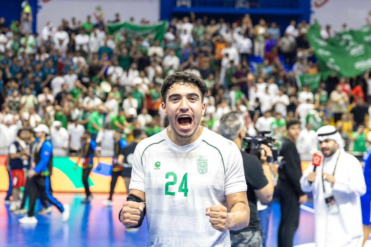 ليلة تاريخية.. وذهب سعودي خالص 🏆🇸🇦
#فريق_السعودية