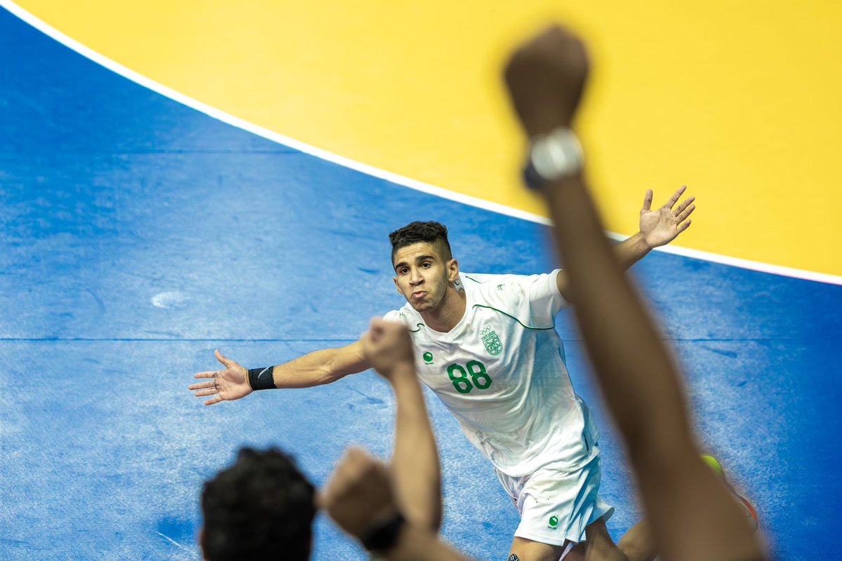 إنجاز تاريخي لكرة اليد السعودية 👏🏻

ألف مبروك للوطن 🇸🇦

شكرًا لسمو الأمير عبدالعزيز بن تركي الفيصل رئيس اللجنة الأولمبية ونائبه سمو الأمير فهد بن جلوي على المتابعة والدعم المستمر

شكرًا لمجلس إدارة الاتحاد بقيادة العزيز <a href="/HNHillal/">حسن هلال 🇸🇦</a> على تهيئة كافة السبل للمنتخب.

شكرًا للاعبين