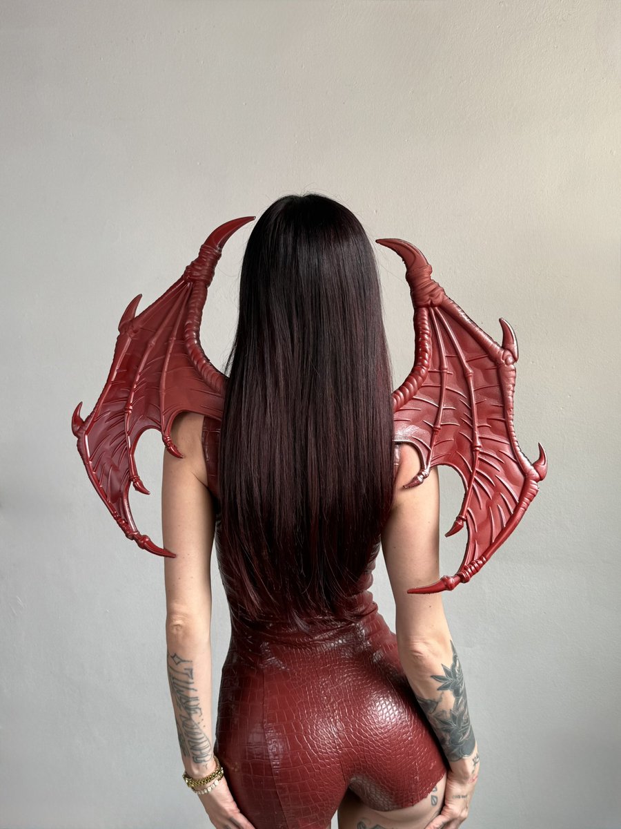 medicenlajoaqui's tweet image. Tu dragona de confianza.