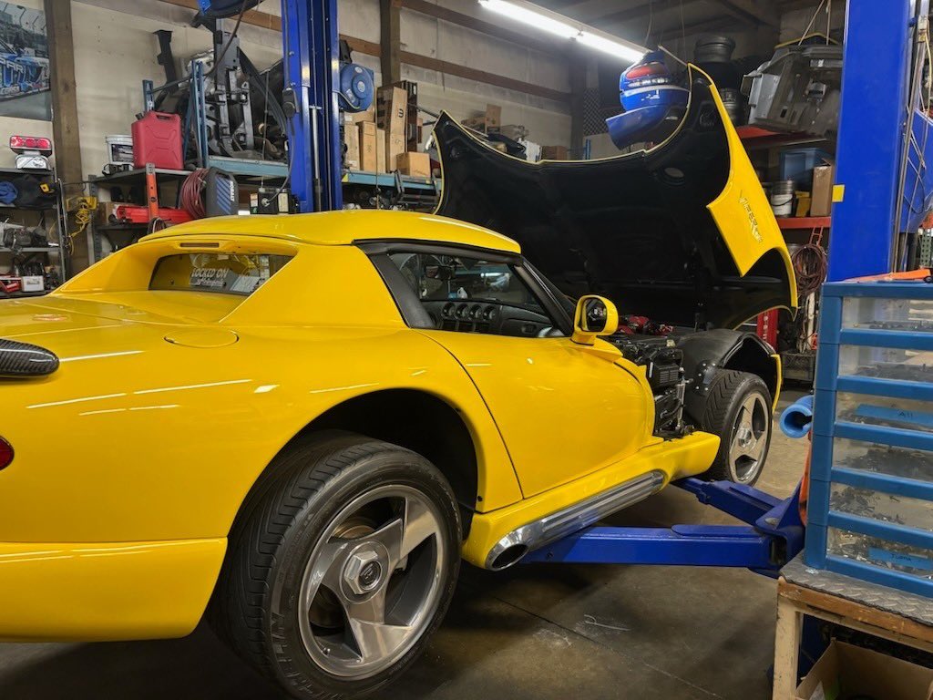 LuxPerformance's tweet image. Always an honor to work on vintage cars for owners. The flagship of Viper heritage — the Gen 1 Viper 👀 We don’t get the chance to see these too often. Thanks for the trust!

#LuxPerformanceGroup