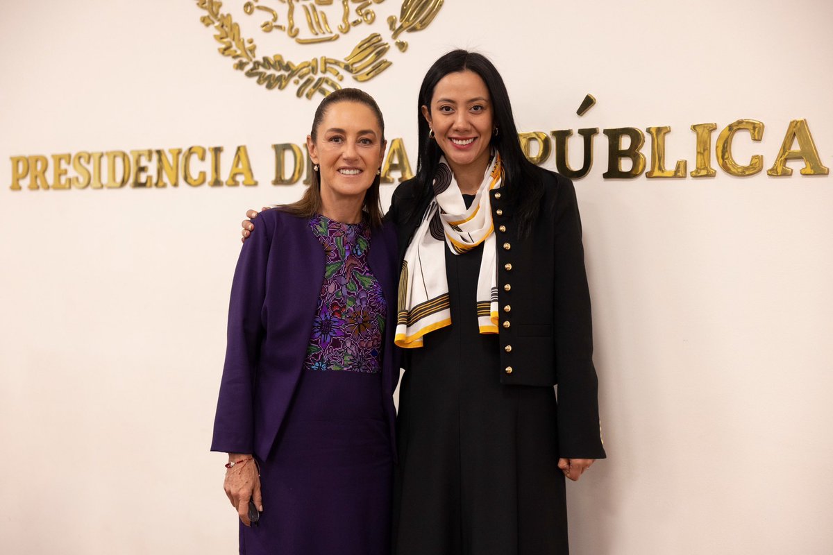 Gracias a la presidenta <a href="/Claudiashein/">Claudia Sheinbaum Pardo</a> por la invitación a la reunión del Gabinete de #Seguridad, junto a <a href="/rosaicela_/">Rosa Icela Rodríguez Velázquez</a> y <a href="/OHarfuch/">Omar H Garcia Harfuch</a>.

#GómezPalacio se suma a la Estrategia Nacional de Seguridad con todo su respaldo para fortalecer la paz y el bienestar.

#ElCorazónDeLaTransformación