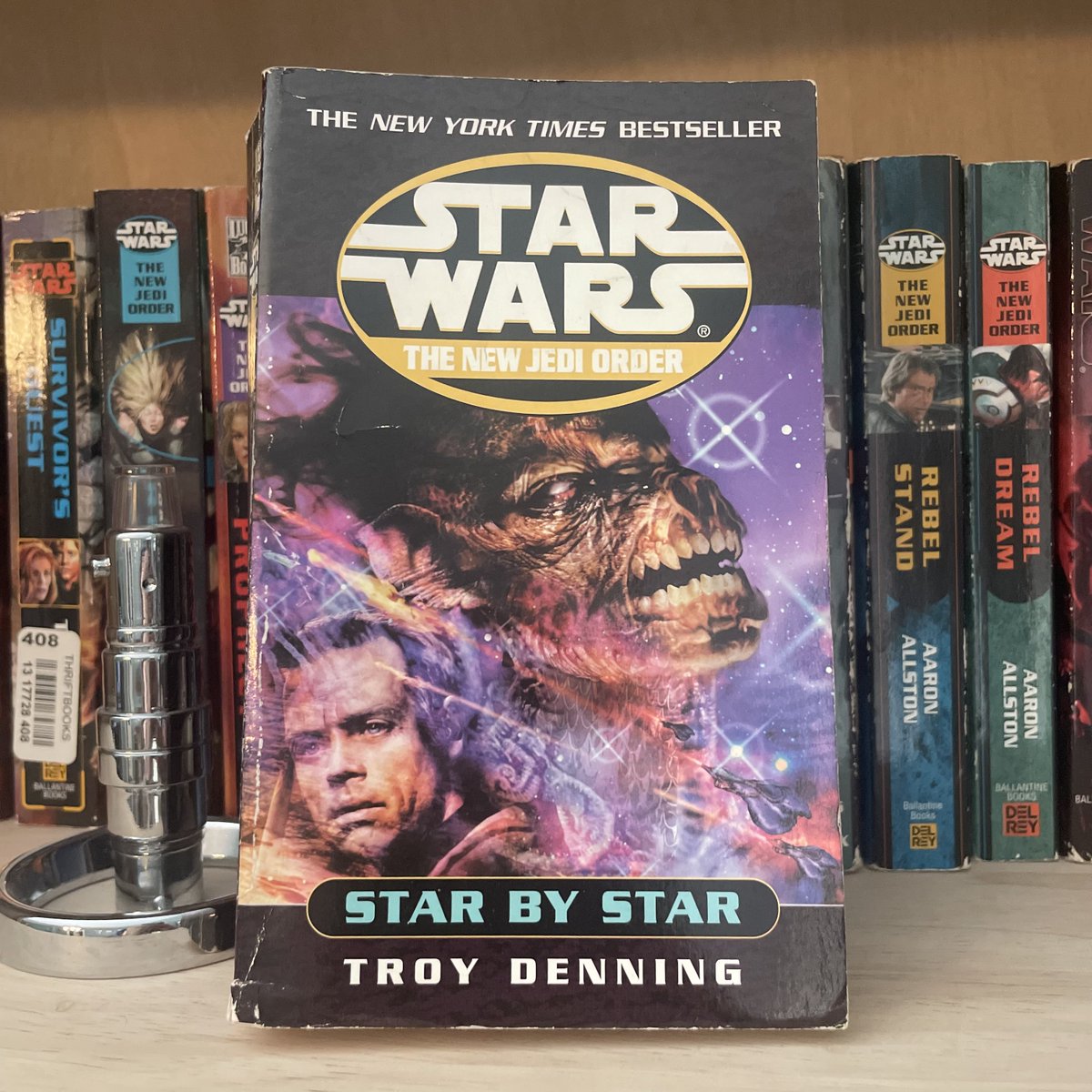 Legacy_Expo's tweet image. Star by Star, one of the most devastating installments in the New Jedi Order series, was released today in 2001.

#NJO #NewJediOrder #ExpandedUniverse #StarWarsExpandedUniverse #StarWarsLegends #LegacyExpo