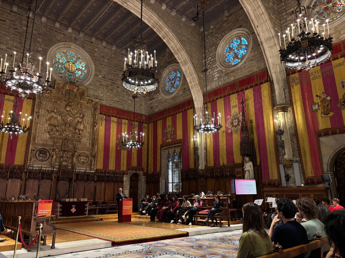 10è aniversari del programa Prometeus, un programa que acompanya a joves de barris estigmatitzats a la universitat amb un èxit i inserció molt notables. Per això, <a href="/ERCbcn/">ERC Barcelona</a> hem garantit que s'incrementi el seu pressupost per arribar a més joves i fer una ciutat més justa.