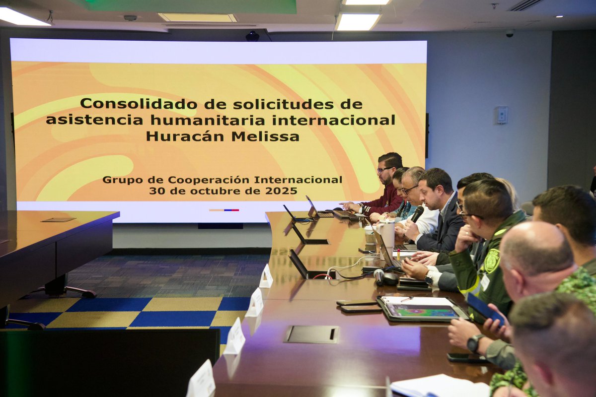 UNGRD's tweet image. La UNGRD lidera, en coordinación con la @CancilleriaCol, el Comité Nacional para el Manejo de Desastres Extraordinario con el fin de coordinar el envío de apoyo humanitario a #Jamaica y #Cuba tras el paso del huracán #Melissa.

El apoyo incluye 22 toneladas de kits humanitarios:…