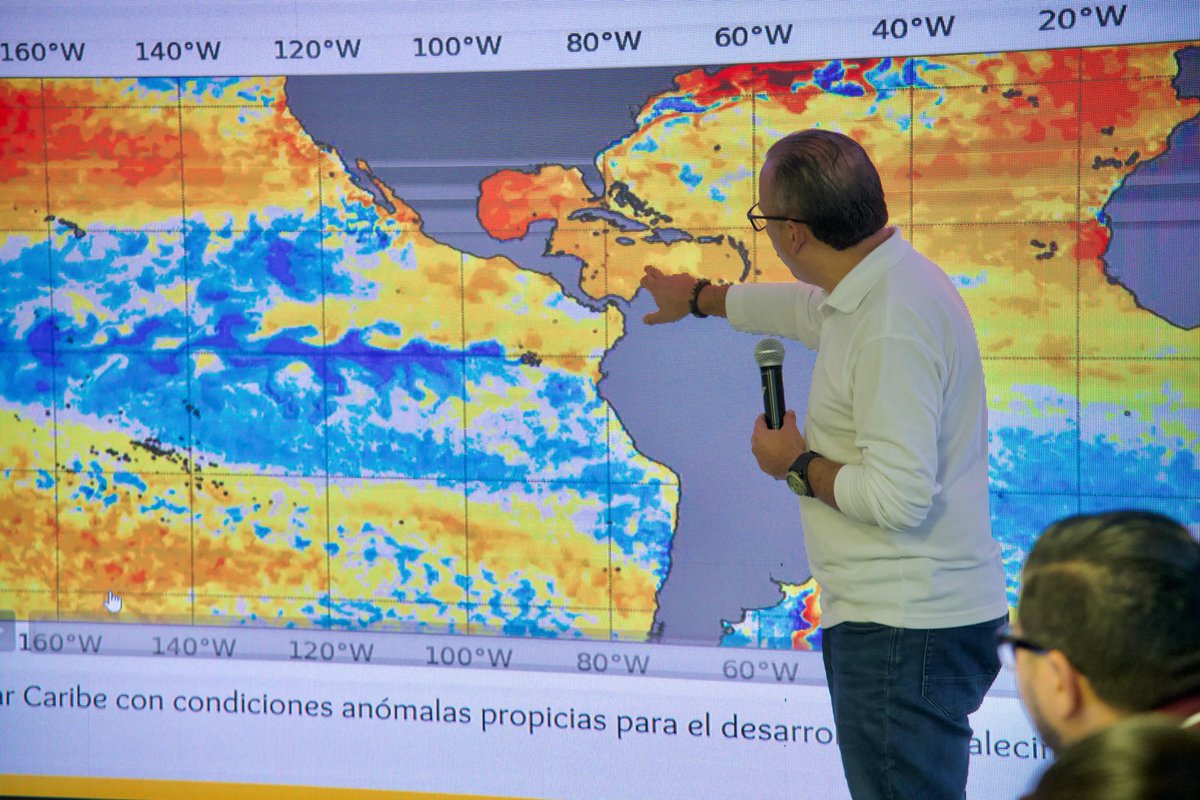 UNGRD's tweet image. La UNGRD lidera, en coordinación con la @CancilleriaCol, el Comité Nacional para el Manejo de Desastres Extraordinario con el fin de coordinar el envío de apoyo humanitario a #Jamaica y #Cuba tras el paso del huracán #Melissa.

El apoyo incluye 22 toneladas de kits humanitarios:…