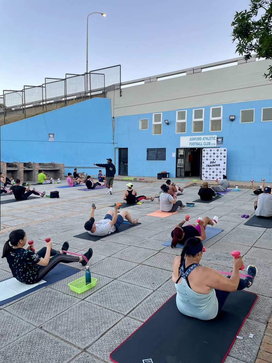 ddjtraining's tweet image. BEST PLACE TO SWEAT 🔥💦

Cape Town showed off again — epic vibe, strong energy, beautiful setting! 💚🌄

We’ve leveled up. Be proud 👏🏻👊🏽
#DDJTraining #FitClub #OutdoorWorkout #CapeTownFitness #CommunityWellness