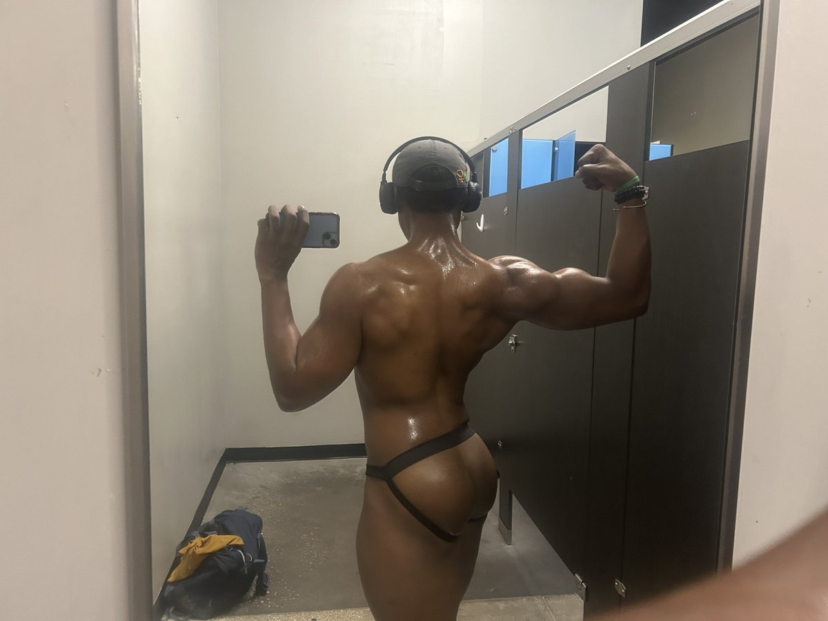 Did you gym today?

 #black #melanin #fyp #explore #trend #gym  #fitness #motivation #goals #thick #muscles #himbo #bara #chest #back #arms #edm #hardstyle #edc #goodvibes #mentalhealth #back #wings #lats #gymmotivation #beyou 
#jockstrap