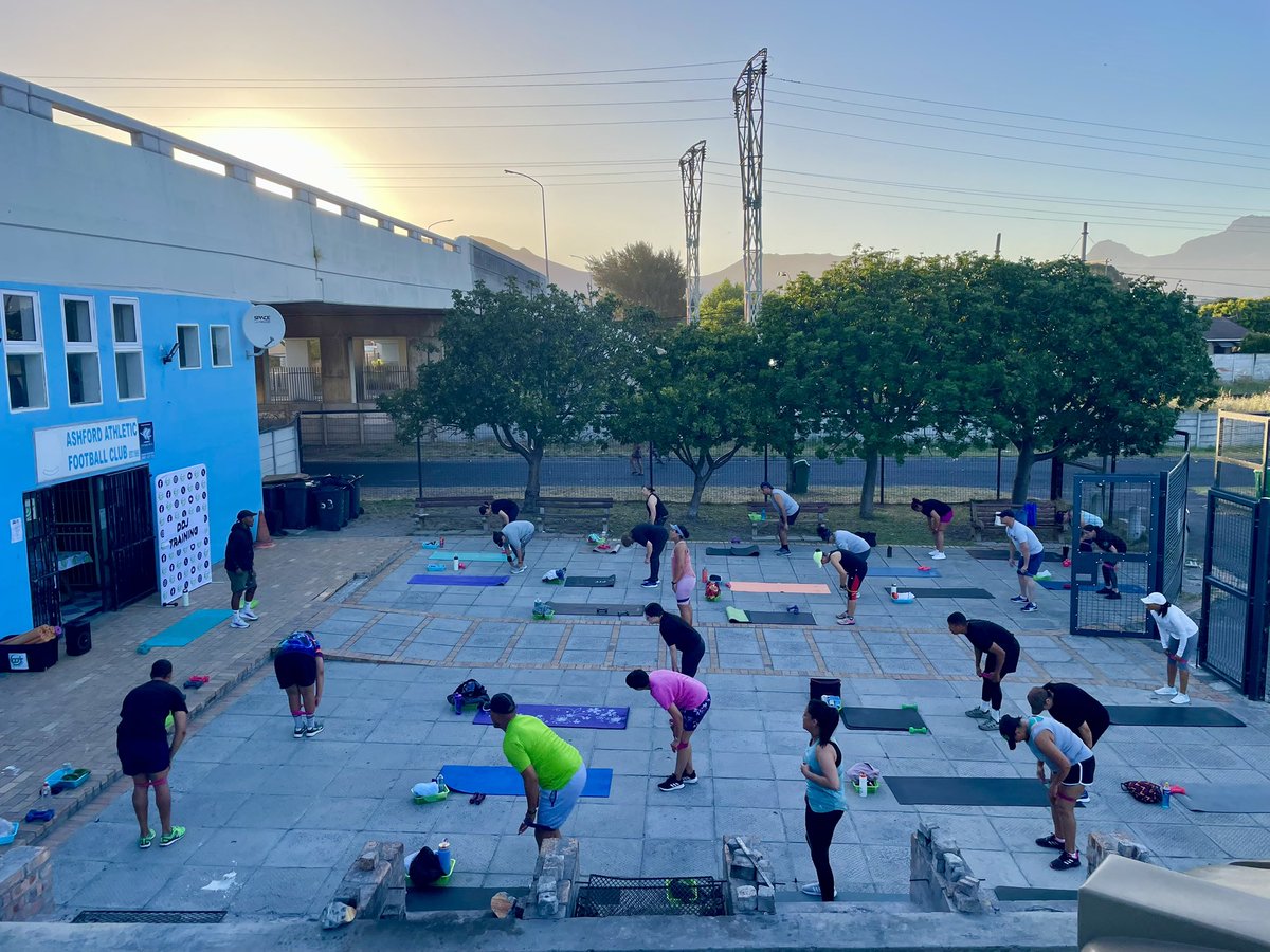 ddjtraining's tweet image. BEST PLACE TO SWEAT 🔥💦

Cape Town showed off again — epic vibe, strong energy, beautiful setting! 💚🌄

We’ve leveled up. Be proud 👏🏻👊🏽
#DDJTraining #FitClub #OutdoorWorkout #CapeTownFitness #CommunityWellness