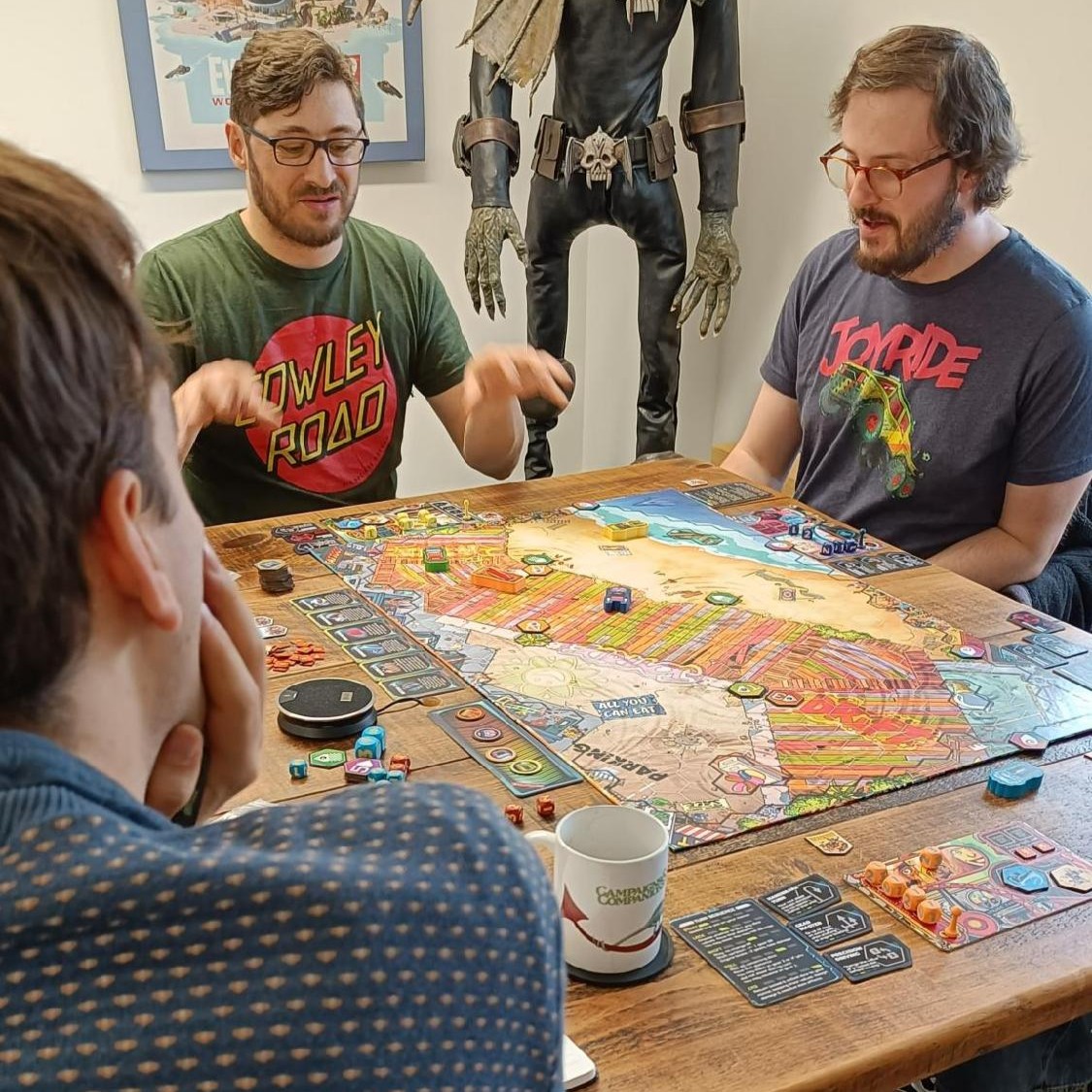 Reb_Unplugged's tweet image. The campaign is well underway and we squeezed some 2v2 with our Joyride: Full Throttle prototype 🚗💨 

I drove the Food Truck and Team Maulers stole victory on the beach with a wrench and volleybomb flung directly through a portal 🔧💥😅 

Get your copy➡️ reb.to/fullthrottlefo…