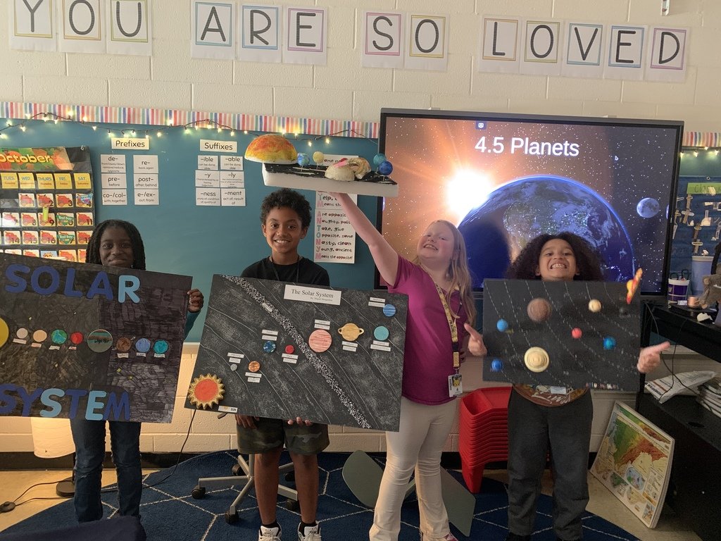 knights2901's tweet image. Our 4th graders presented their fantastic solar system projects and learned how to record a video of themselves demonstrating rotation vs revolution on their Chromebook! 🌒🌎🪐  #SolarSystem #Technology  #WeAretheKnights