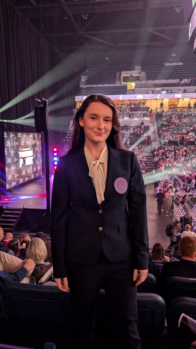 umdeclaration's tweet image. Nothing but smiles with our scholars at @olemisstpusa event with Erika Kirk &amp;amp; Vice President, JD Vance!! So honored to be apart of this event and supporting our young conservatives!