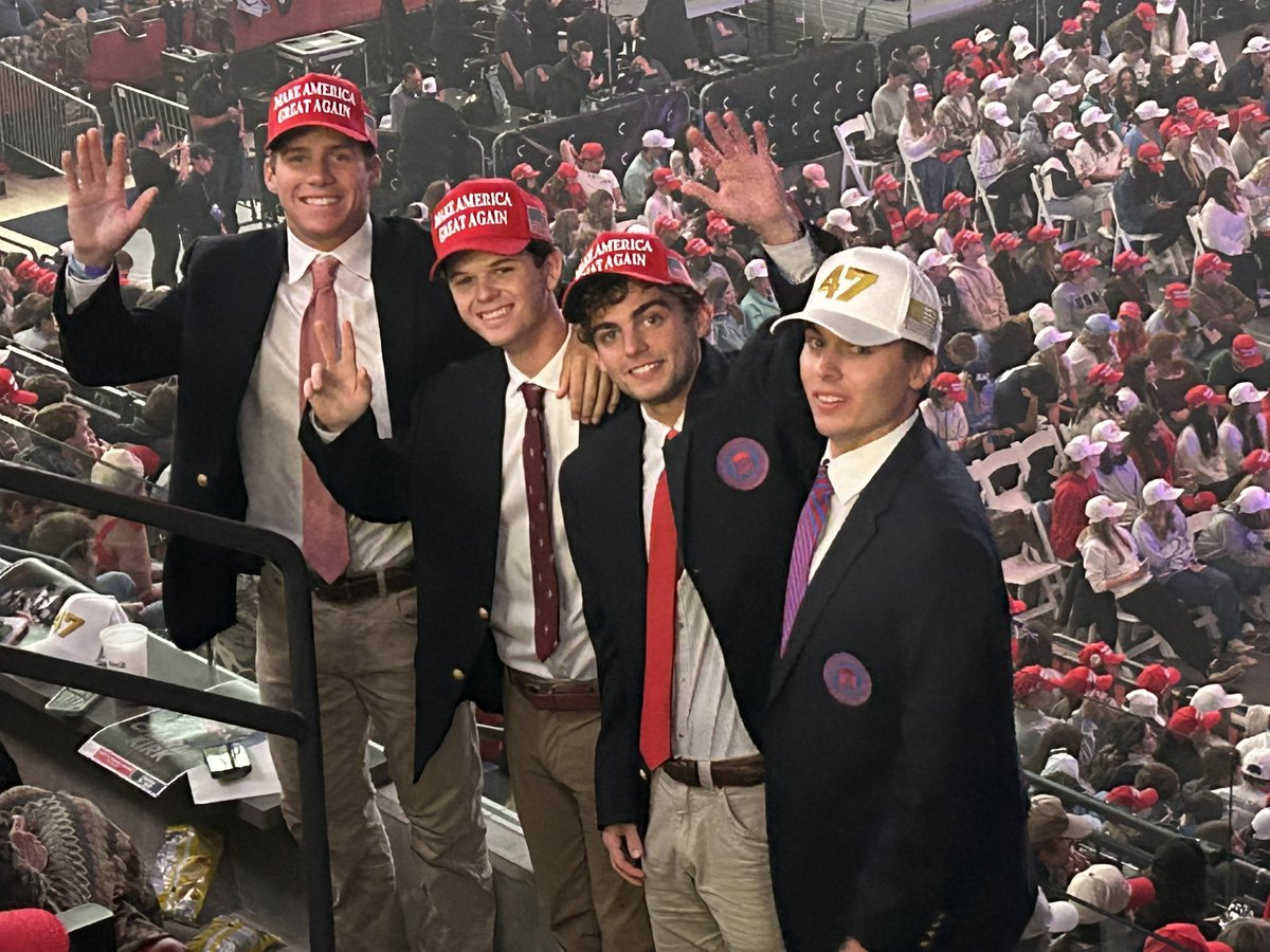 umdeclaration's tweet image. Nothing but smiles with our scholars at @olemisstpusa event with Erika Kirk &amp;amp; Vice President, JD Vance!! So honored to be apart of this event and supporting our young conservatives!
