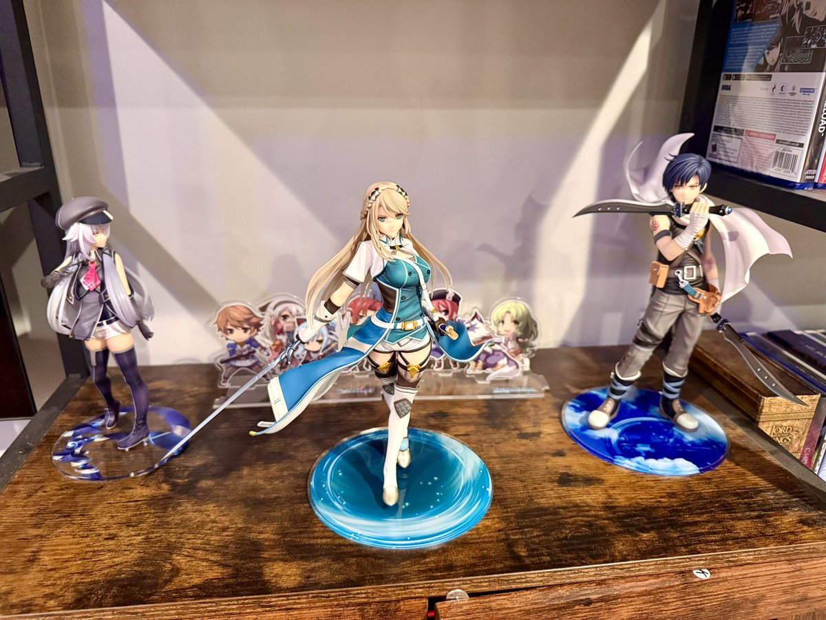 Got my Elaine figure today! The collection is slowly getting bigger! My wallet not so much. 

I hope we see a Van figure soon! Elaine be lonely without her boo 😂

#falcom please make it happen