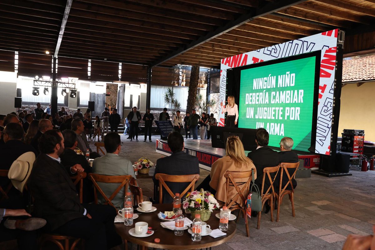 Enhorabuena al gran trabajo legislativo de nuestra diputada federal <a href="/TaniaPalaciosK/">Tania Palacios</a>, ejemplo de compromiso, responsabilidad y amor por México. 🇲🇽

Su labor refleja resultados de cercanía a lo que las familias queretanas necesitan para vivir mejor.