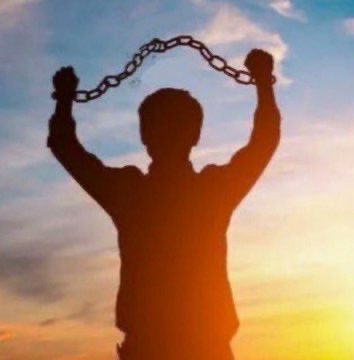 VorosTwins's tweet image. Ppl who think                           Ppl who think
Da Vinki Twins                        Da Vinki Twins
   are funny                                      are cringe