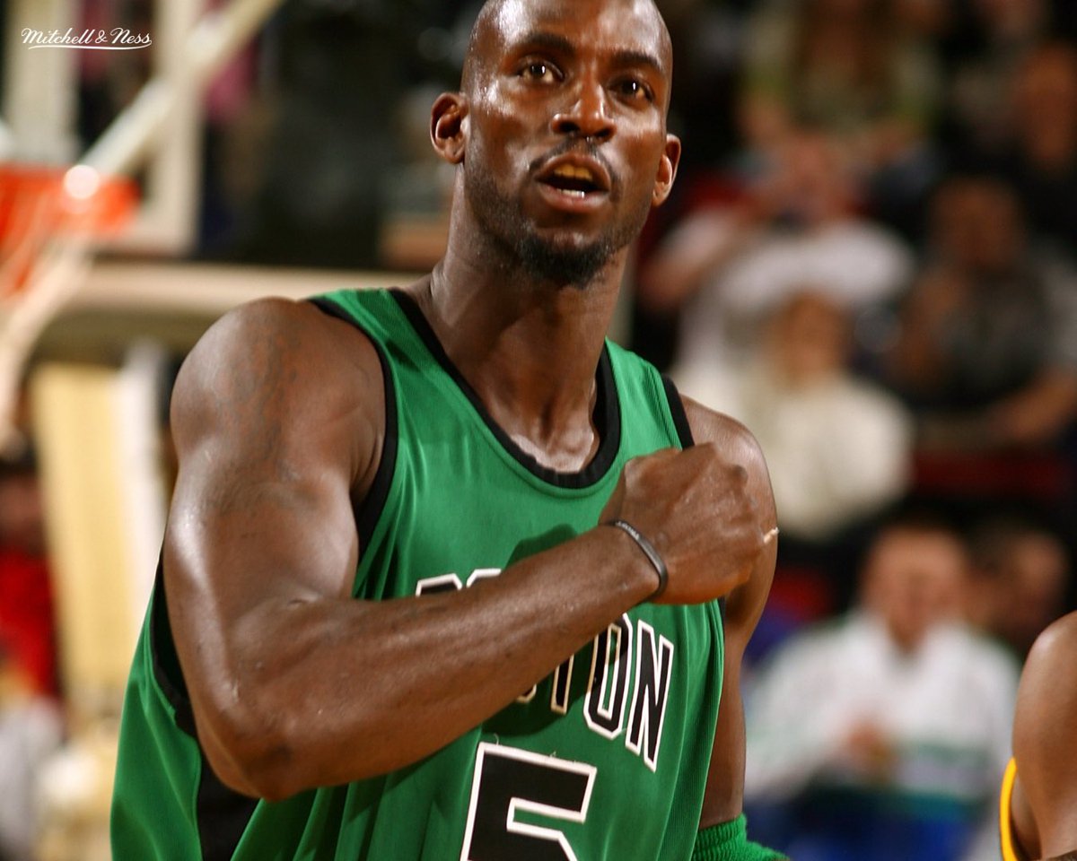 Mitchell & Ness tweet media