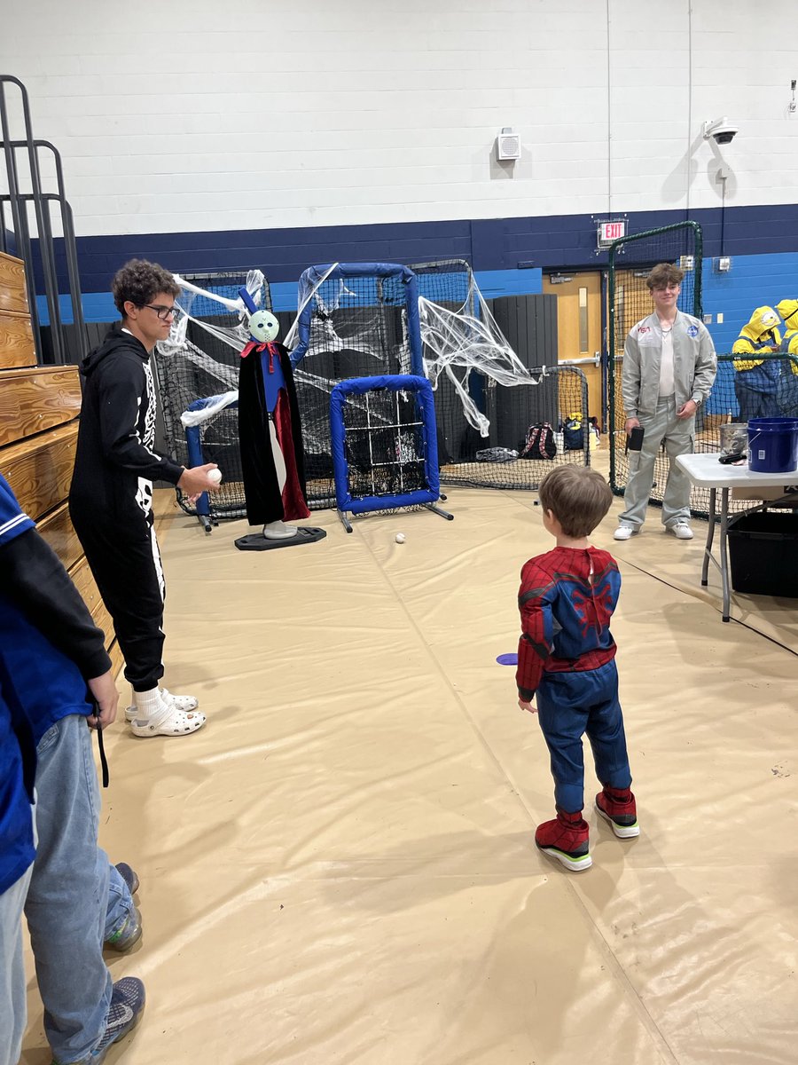 RL Turner Lions tweet media