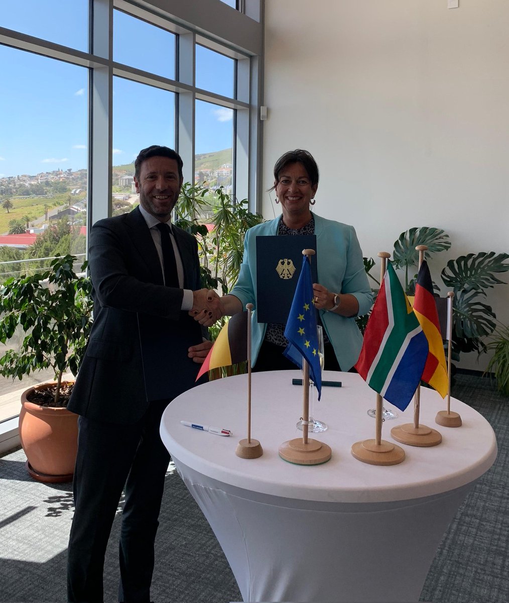 Welcome to the 🇧🇪  Belgian Consulate General at our offices at the 🇩🇪 German Consulate General! Colleagues will soon move in for a couple of months until their new offices are ready. Strong sign of our 🇩🇪🇧🇪  friendship, also here in 🇿🇦 Mzansi!