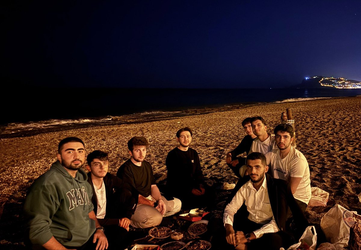 📍Çay Sohbetleri

AGD Alanya Üniversite Komisyonu olarak bu akşam Kestel Sahili’nde bir araya geldik.