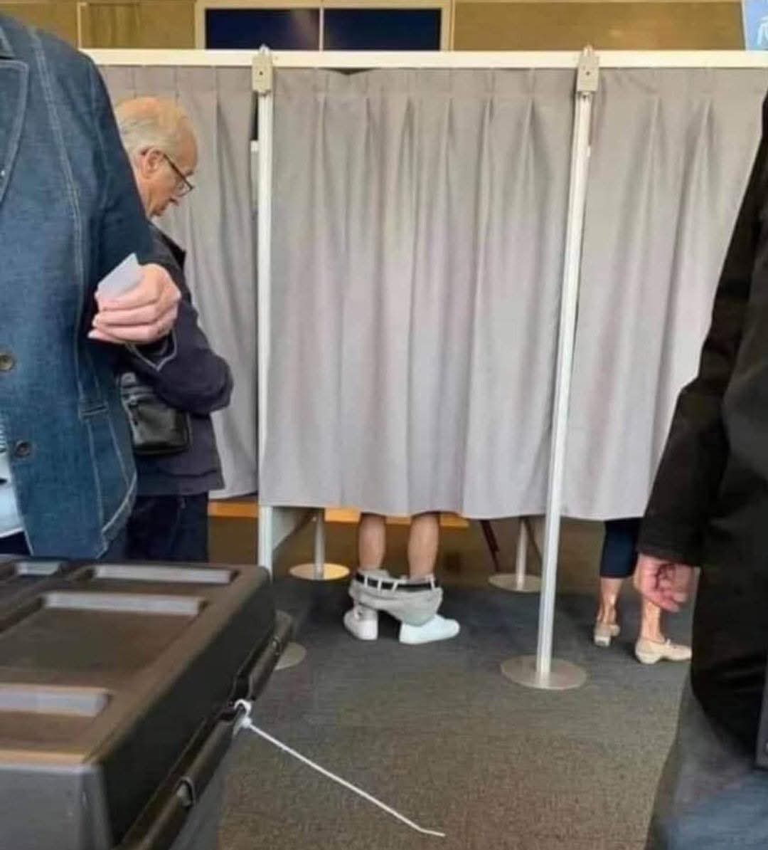 Ik heb ze zien stemmen voor D66 oh oh oh.. tja