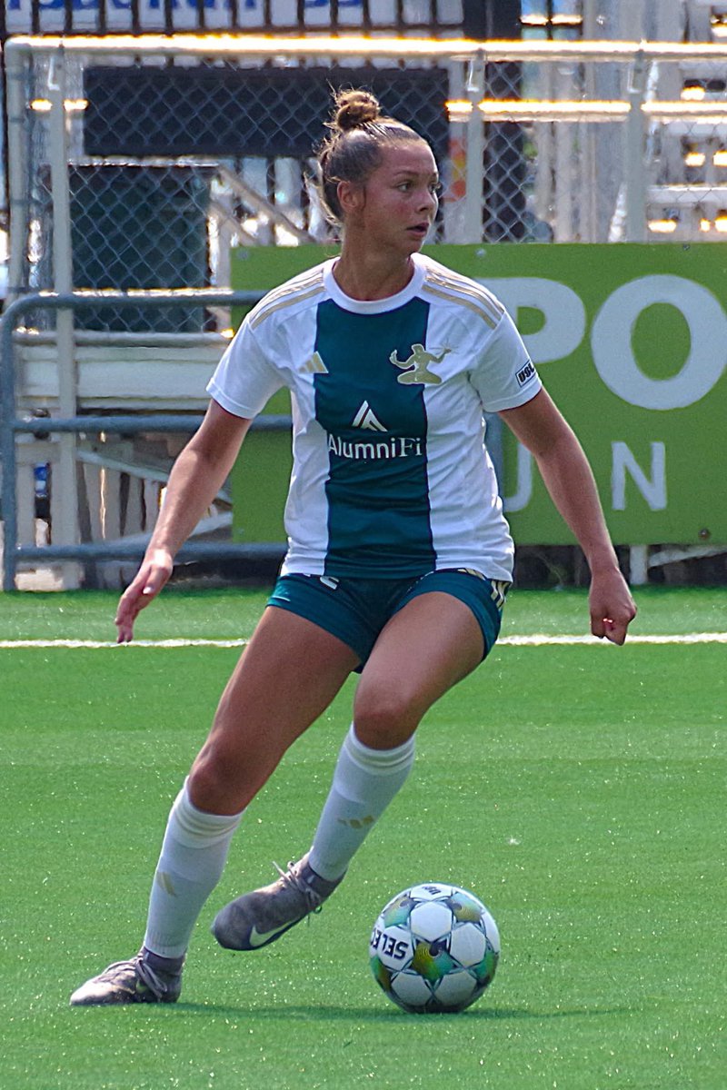 🚨ECNL COACHES

if u have injuries or ppl leaving early i’d love to be considered as a guest/discovery CDM/CB in the winter/spring for games/showcases. I’ll be training locally w MLS next &amp; wont have a U19 girls’ team commitment until USLw/WPSL starts.willing to travel
film soon