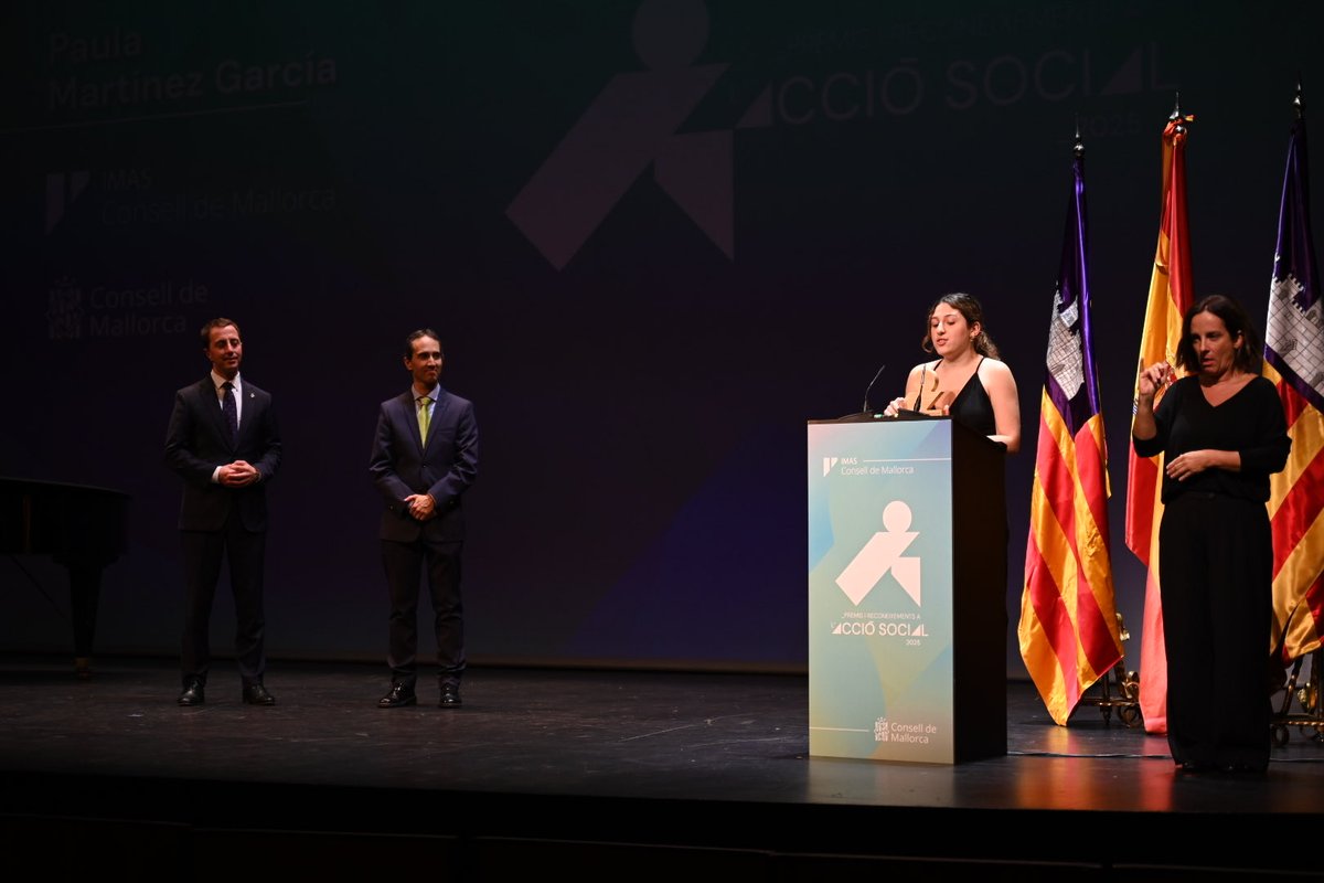 imasmallorca's tweet photo. 🏆L’IMAS incorpora enguany una nova categoria per reconèixer el talent jove i la recerca amb valors.
El Premi al Millor TFG d’Impacte Social dels #PremisIMAS2025 és per a Paula Martínez García, per una investigació que uneix excel·lència acadèmica i compromís social. https://t.co/PreFoVKdjh