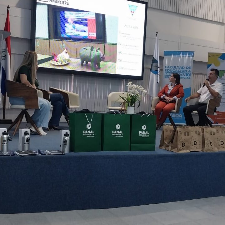 coopssccPy's tweet image. 📰 La Cooperativa Sagrados reafirma su liderazgo en educación financiera en Expo Finanzas.🤩

🗞️Lee la nota completa en: rsonline.com.py/la-cooperativa…