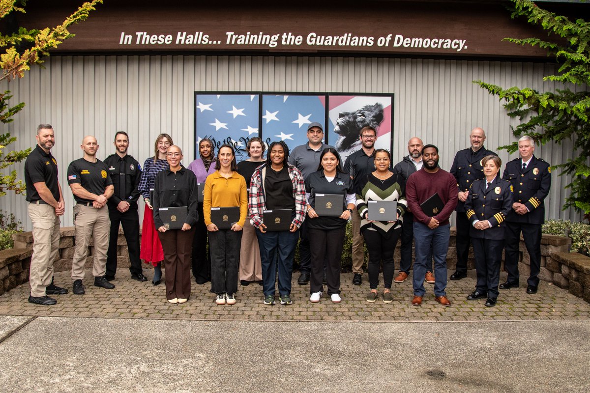 WSCJTC's tweet image. Today we celebrate the graduates of the Juvenile Services Academy — a 40-hour intensive course offered by the Washington State Criminal Justice Training Commission designed for staff who assess, case-plan, counsel or monitor juvenile offenders.  #JSA77 #WSCJTC #JuvenileJustice