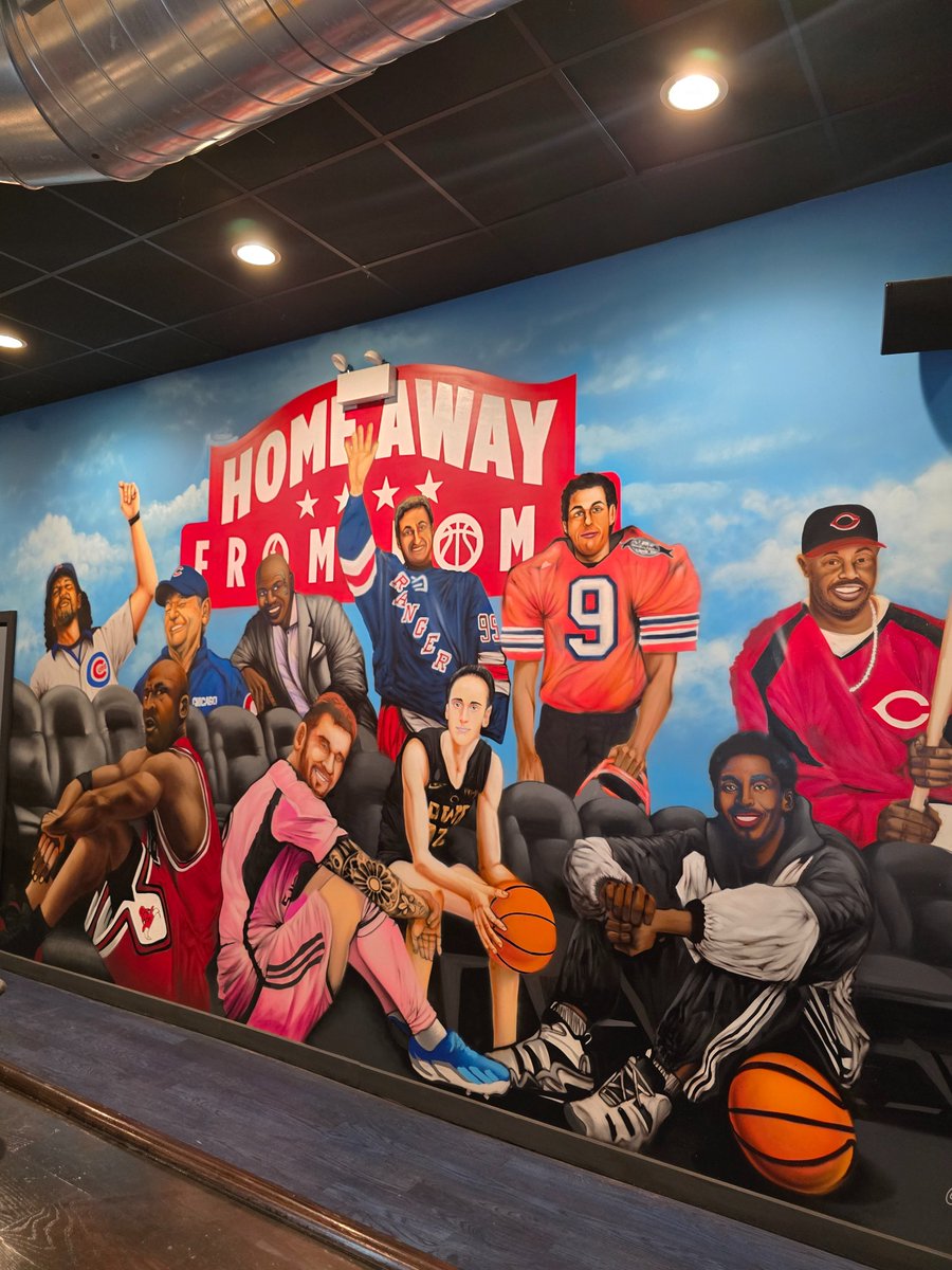 KevinChgo's tweet image. Give us a follow here @homeawaywrigley 

Hey friends, we&apos;ve got something exciting cooking and we want you along for the ride. Keep an eye out for updates on our HAFH bar (open now) and expansion side.

@chicagobars 
@ChiSportsBums  
@filming_chicago 
@BlackOutShowCHI