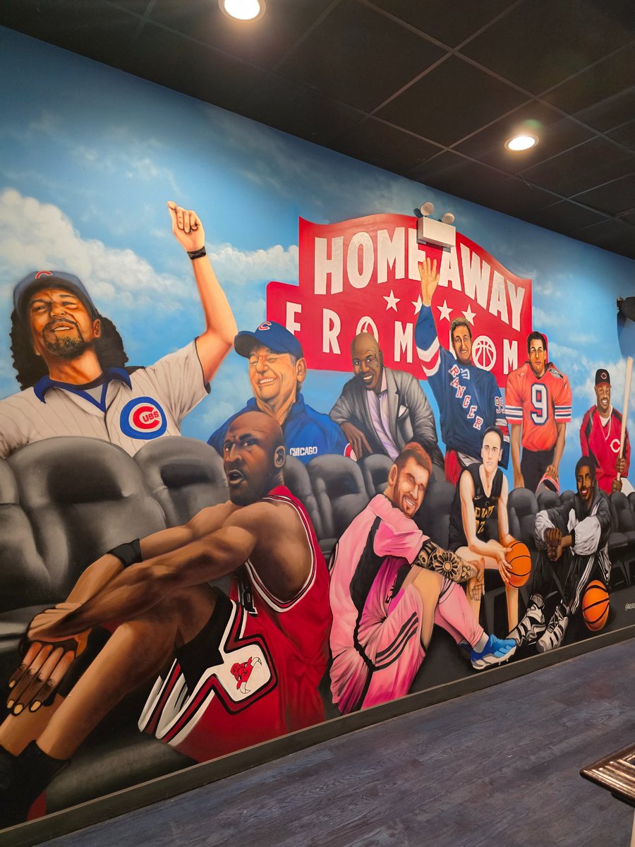 KevinChgo's tweet image. Give us a follow here @homeawaywrigley 

Hey friends, we&apos;ve got something exciting cooking and we want you along for the ride. Keep an eye out for updates on our HAFH bar (open now) and expansion side.

@chicagobars 
@ChiSportsBums  
@filming_chicago 
@BlackOutShowCHI