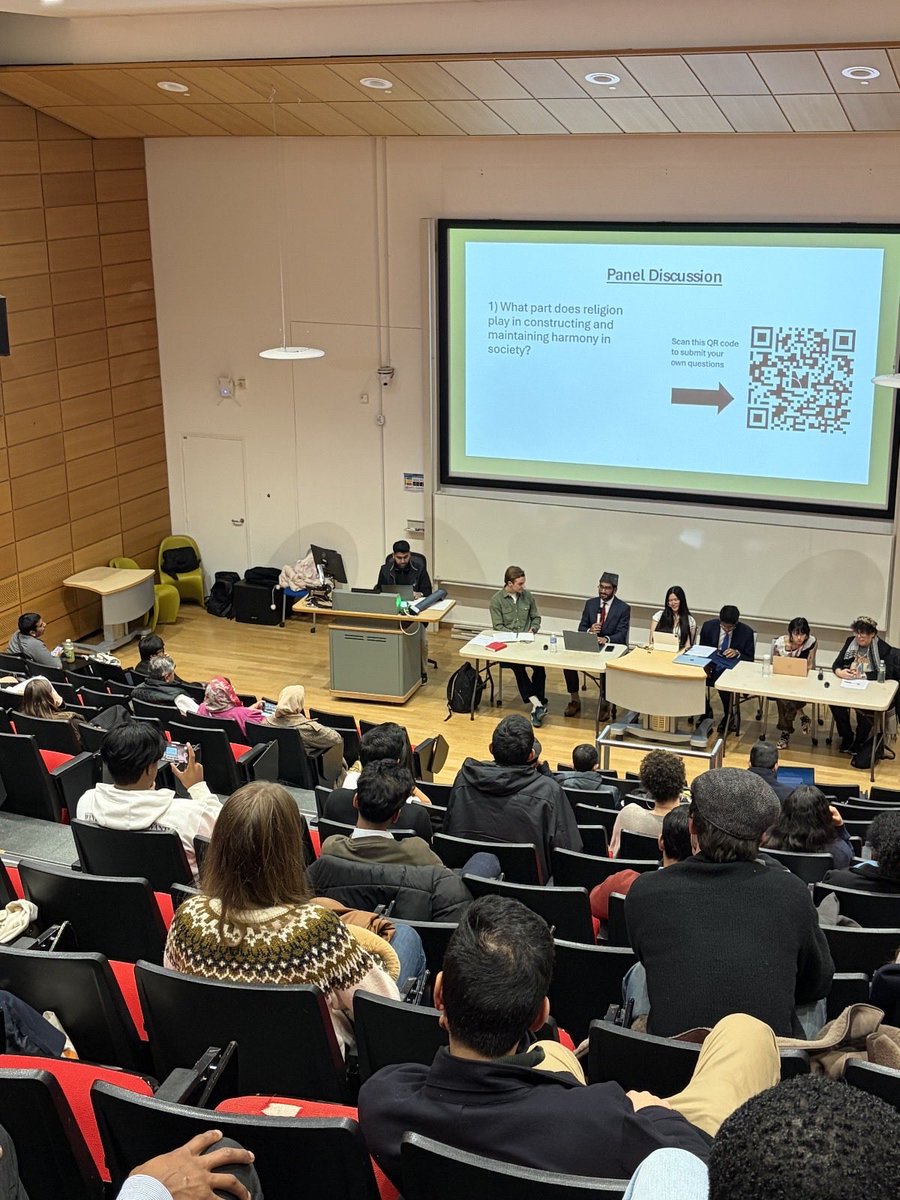 amsa_uk's tweet image. Alhamdulillah, AMSA held its first interfaith event of the year at King’s College London two days ago, featuring speakers from the Muslim, Christian, Buddhist, and Jewish faiths. Over 70 attendees joined for a wonderful evening of dialogue and unity. 🤝 #Interfaith #KCL