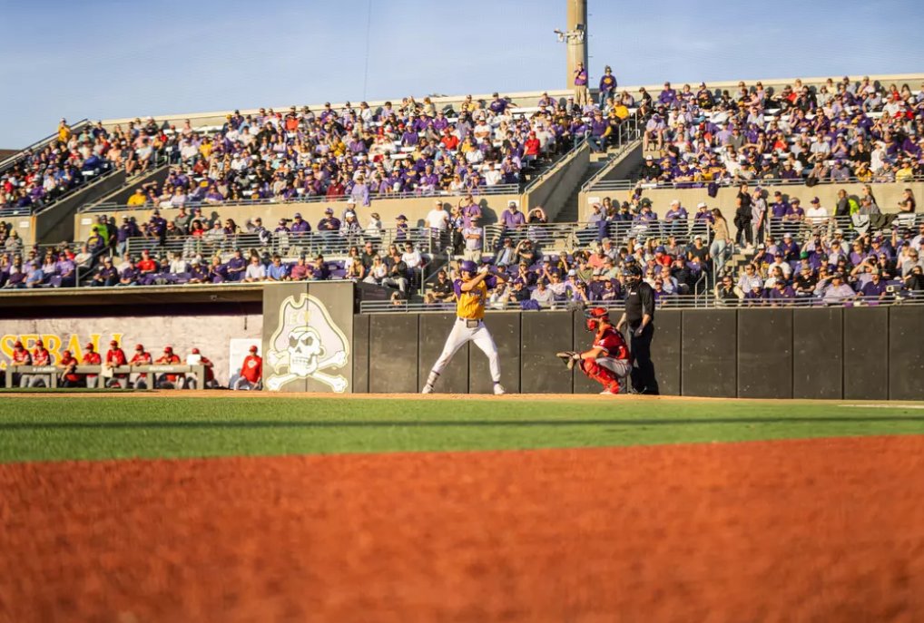 ChamCunningham's tweet image. Best fan base in college baseball⚾️🏴‍☠️