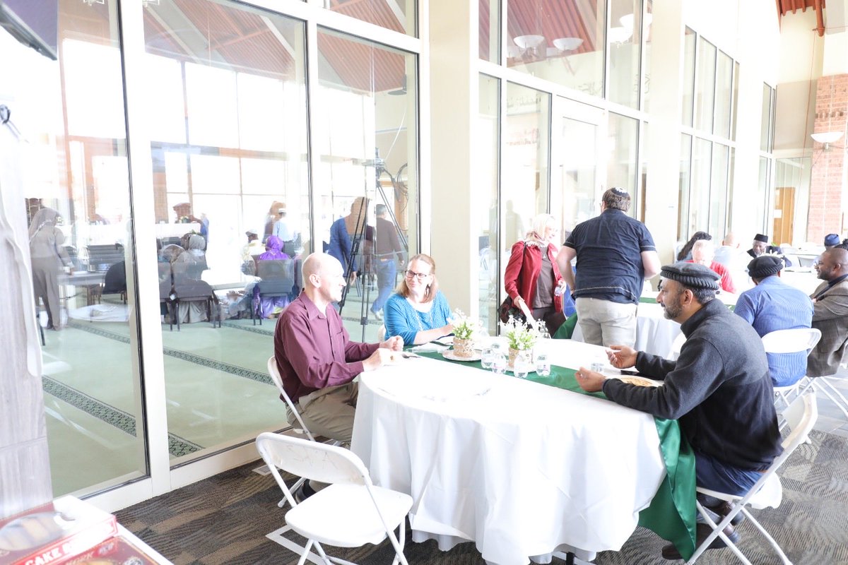 masroormosqueva's tweet image. Thank you to all attendees for joining us in this remarkable journey towards peace and harmony. 🌍✌️
#InterfaithUnity #PeaceInReligion #ThankYou