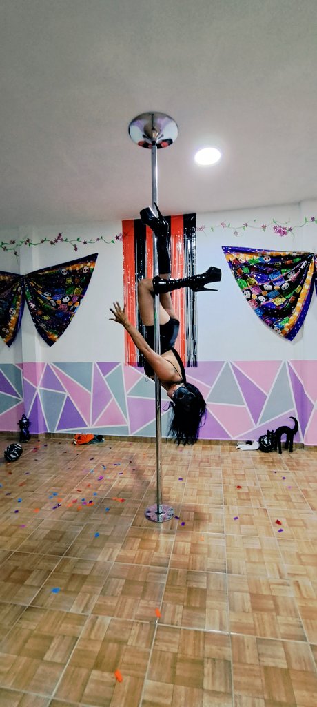 🐈‍⬛🖤🤸🏾‍♀️💪🏾✌🏽✨🖤