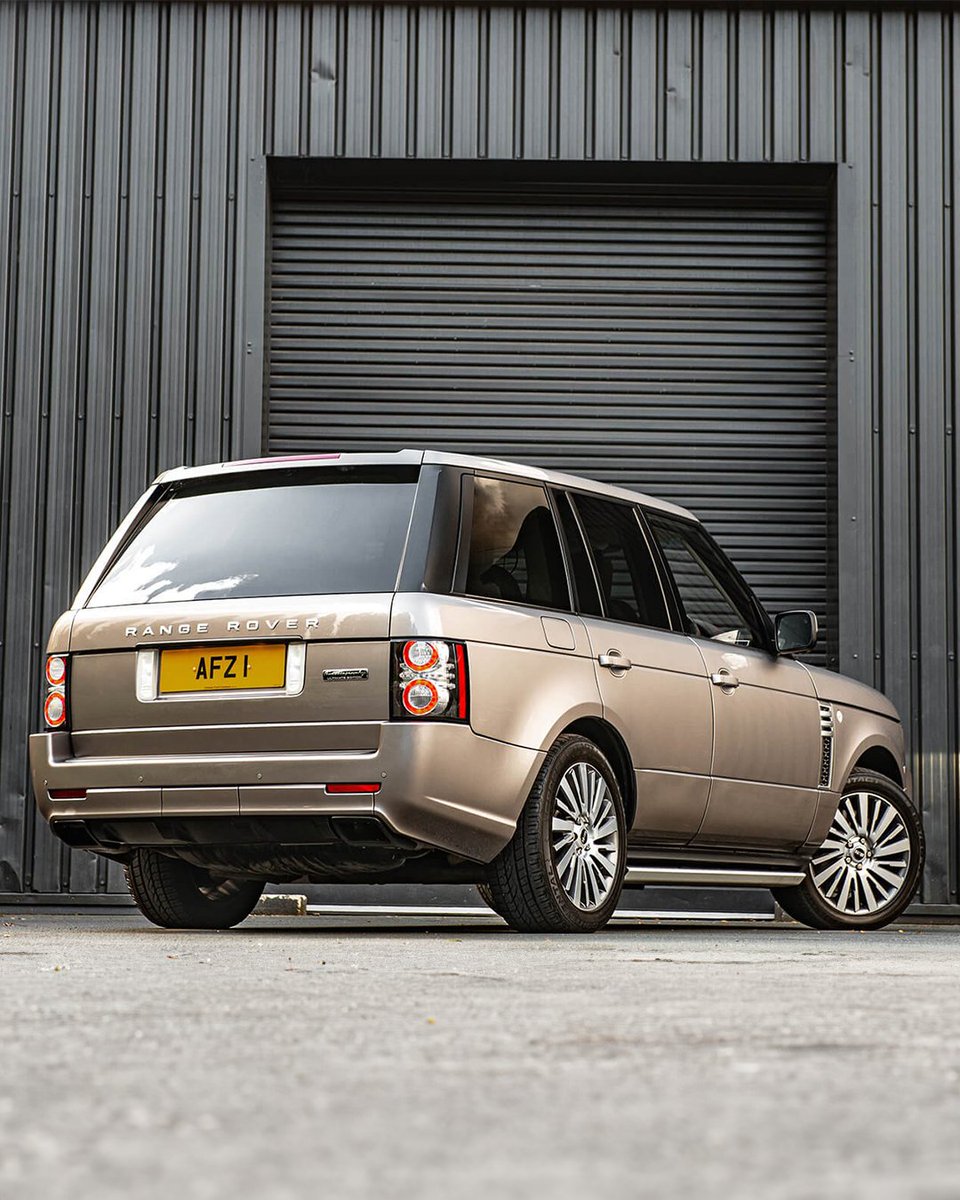 ProjectKahn's tweet image. For Sale: Range Rover 5.0 V8 Autobiography Ultimate Edition

Year: 2012
Mileage: 71,300

Exterior: Otago Stone Metallic
Interior: Arabica &amp;amp; Ivory Semi Aniline Leather with Kalahari Wood Trim

See more: kahnautomobiles.com/vehicles-for-s…

Copyright Design by KAHN®

#RangeRover