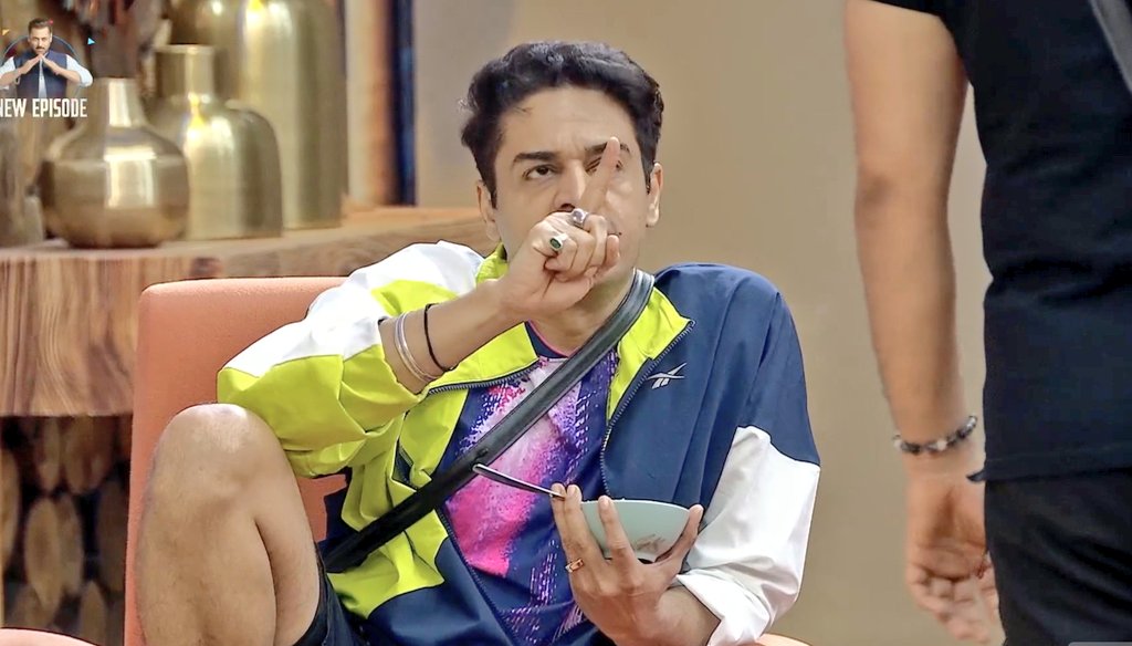 Jo meri nazron mein nazar dalke baat nahi kar sakta hai mat hi aaye mere samne.. 👏👏

That's #GauravKhanna for you..

 GAURAV SHIFTING GEARS

BB POWERHOUSE GK

#BiggBoss19 #BB19

x.com/Hey__Captain/s…