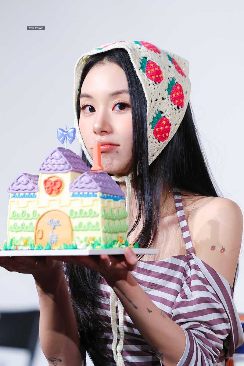 250925 팬싸인회 

내 소원은 채영이 건강하기😢

#채영 #CHAEYOUNG #チェヨン #손채영 #TWICE