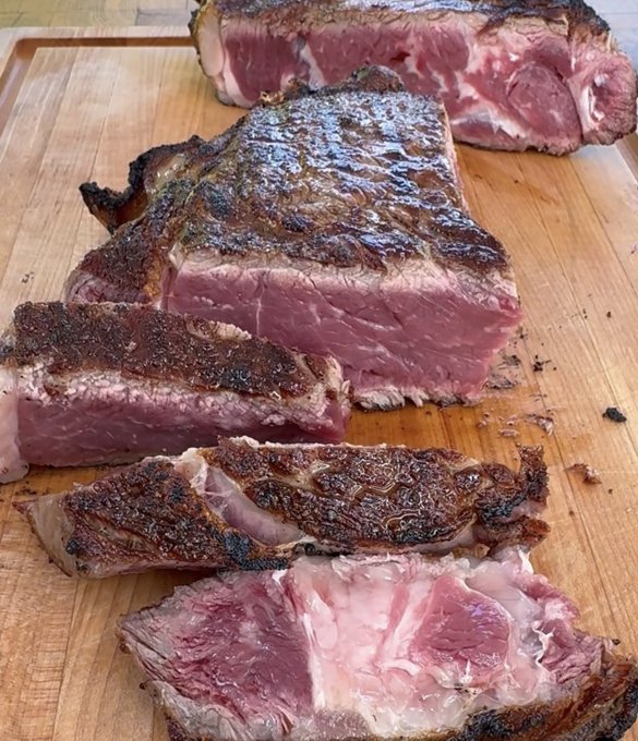 FoodPleaser's tweet photo. 🥩 Describe this steak in one word https://t.co/zg3EcWSjuS
